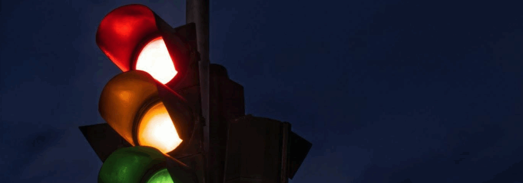 a lit up stoplight